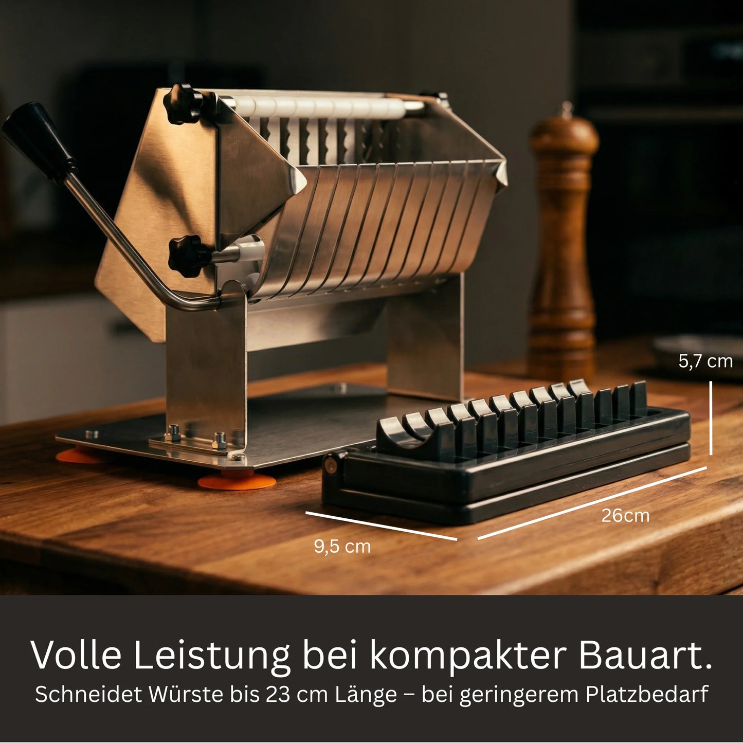 Schwarzer Currywurstschneider